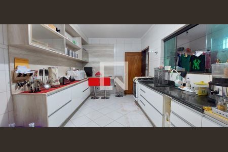 Casa à venda com 200m², 3 quartos e 4 vagas Casa à venda com 200m², 3 quartos e 4 vagasCozinha