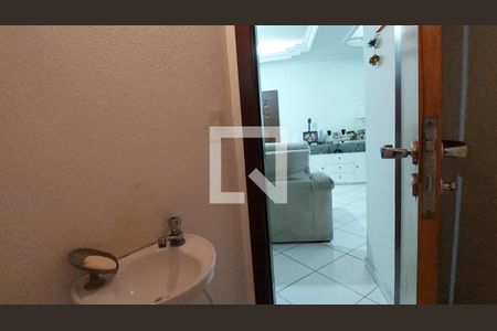 Casa à venda com 200m², 3 quartos e 4 vagas Casa à venda com 200m², 3 quartos e 4 vagasLavabo