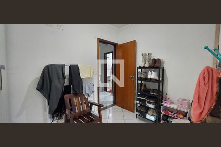 Casa à venda com 200m², 3 quartos e 4 vagas Casa à venda com 200m², 3 quartos e 4 vagasQuarto 2