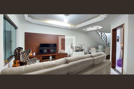 Sala de casa para alugar com 3 quartos, 200m² em Jardim Progresso, Santo André