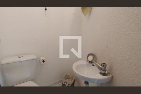 Casa à venda com 200m², 3 quartos e 4 vagas Casa à venda com 200m², 3 quartos e 4 vagasLavabo