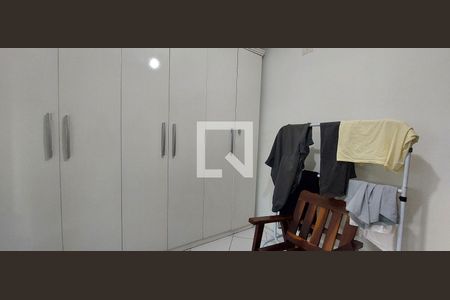 Casa à venda com 200m², 3 quartos e 4 vagas Casa à venda com 200m², 3 quartos e 4 vagasQuarto 2