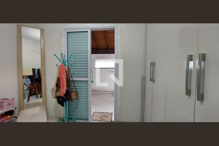 Casa à venda com 200m², 3 quartos e 4 vagas Casa à venda com 200m², 3 quartos e 4 vagasQuarto 2