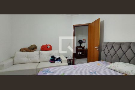 Casa à venda com 200m², 3 quartos e 4 vagas Casa à venda com 200m², 3 quartos e 4 vagasQuarto 3