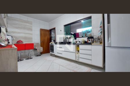 Casa à venda com 200m², 3 quartos e 4 vagas Casa à venda com 200m², 3 quartos e 4 vagasCozinha