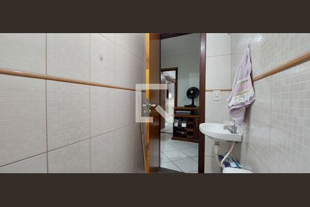 Casa à venda com 200m², 3 quartos e 4 vagas Casa à venda com 200m², 3 quartos e 4 vagasBanheiro 2