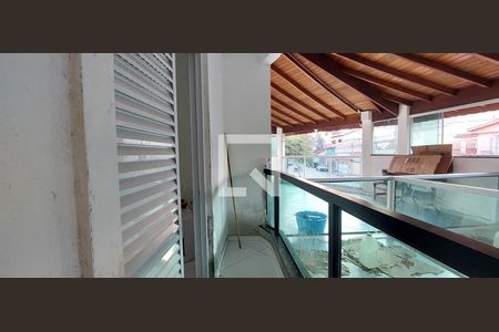 Casa à venda com 200m², 3 quartos e 4 vagas Casa à venda com 200m², 3 quartos e 4 vagasVaranda Quarto 1 suíte