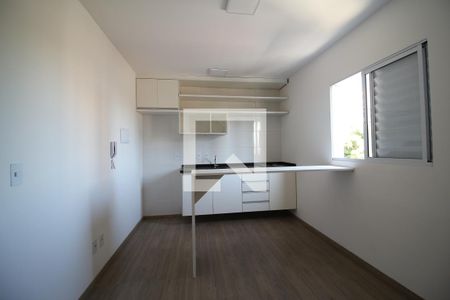 Sala/Cozinha de apartamento para alugar com 1 quarto, 54m² em Vila Independencia, São Paulo