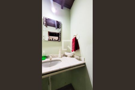 Casa à venda com 650m², 4 quartos e 3 vagas Casa à venda com 650m², 4 quartos e 3 vagasLavabo