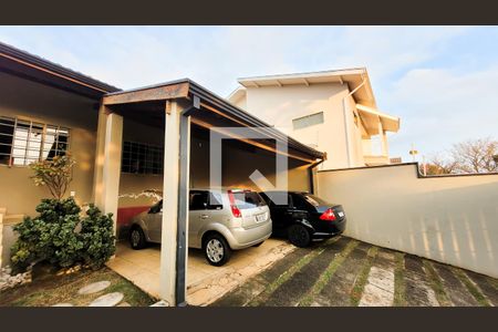 Casa à venda com 650m², 4 quartos e 3 vagas Casa à venda com 650m², 4 quartos e 3 vagasGaragem