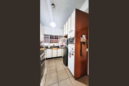 Casa à venda com 650m², 4 quartos e 3 vagas Casa à venda com 650m², 4 quartos e 3 vagasCozinha