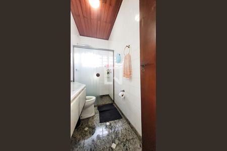 Casa à venda com 650m², 4 quartos e 3 vagas Casa à venda com 650m², 4 quartos e 3 vagasBanheiro Social