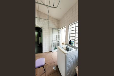 Casa à venda com 650m², 4 quartos e 3 vagas Casa à venda com 650m², 4 quartos e 3 vagasLavanderia