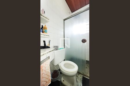 Casa à venda com 650m², 4 quartos e 3 vagas Casa à venda com 650m², 4 quartos e 3 vagasBanheiro Social