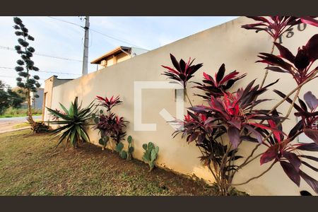 Casa à venda com 650m², 4 quartos e 3 vagas Casa à venda com 650m², 4 quartos e 3 vagasFachada