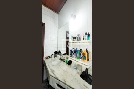 Casa à venda com 650m², 4 quartos e 3 vagas Casa à venda com 650m², 4 quartos e 3 vagasBanheiro Social