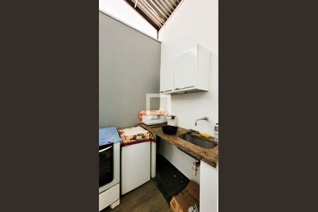 Casa à venda com 650m², 4 quartos e 3 vagas Casa à venda com 650m², 4 quartos e 3 vagasCozinha e Área de Serviço