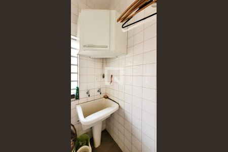 Casa à venda com 650m², 4 quartos e 3 vagas Casa à venda com 650m², 4 quartos e 3 vagasLavanderia