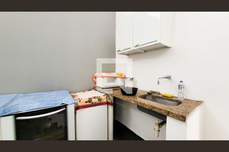 Casa à venda com 650m², 4 quartos e 3 vagas Casa à venda com 650m², 4 quartos e 3 vagasCozinha e Área de Serviço