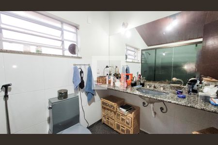 Casa à venda com 650m², 4 quartos e 3 vagas Casa à venda com 650m², 4 quartos e 3 vagasBanheiro Suite