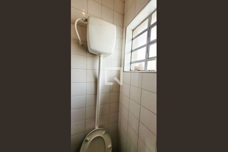 Casa à venda com 650m², 4 quartos e 3 vagas Casa à venda com 650m², 4 quartos e 3 vagasBanheiro de serviço