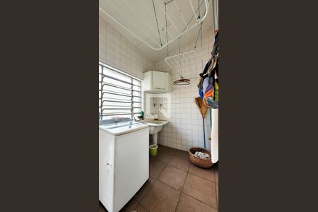 Casa à venda com 650m², 4 quartos e 3 vagas Casa à venda com 650m², 4 quartos e 3 vagasLavanderia