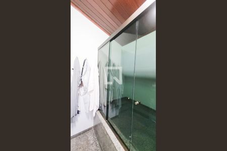 Casa à venda com 650m², 4 quartos e 3 vagas Casa à venda com 650m², 4 quartos e 3 vagasBanheiro Suite