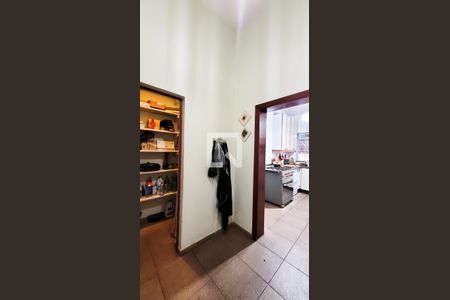 Casa à venda com 650m², 4 quartos e 3 vagas Casa à venda com 650m², 4 quartos e 3 vagasCozinha