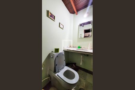 Casa à venda com 650m², 4 quartos e 3 vagas Casa à venda com 650m², 4 quartos e 3 vagasLavabo