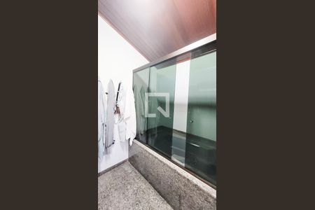 Casa à venda com 650m², 4 quartos e 3 vagas Casa à venda com 650m², 4 quartos e 3 vagasBanheiro Suite