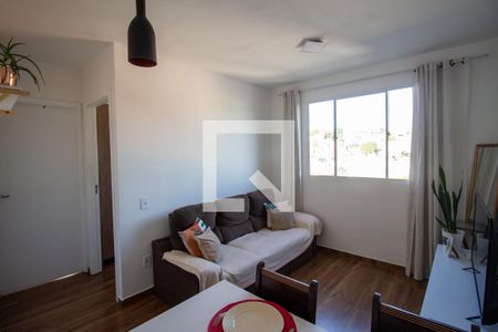 Sala de apartamento para alugar com 2 quartos, 38m² em Jardim das Oliveiras, Itaquaquecetuba