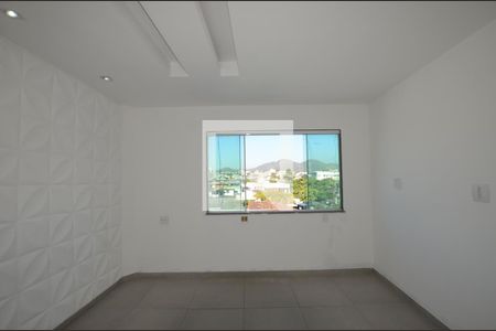 Sala / Quarto de apartamento para alugar com 2 quartos, 70m² em Bento Ribeiro, Rio de Janeiro