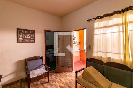 Sala de casa à venda com 2 quartos, 700m² em Incofindência, Belo Horizonte