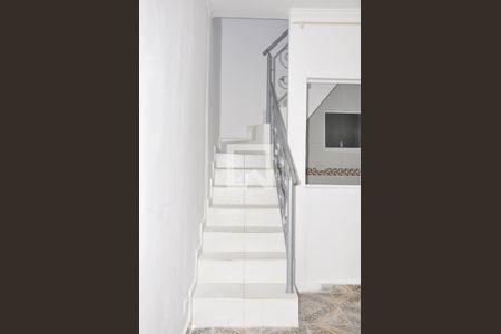 Escada Quarto com Suíte de casa para alugar com 1 quarto, 50m² em Casa Verde Média, São Paulo