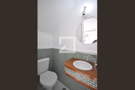 Lavabo de casa de condomínio para alugar com 2 quartos, 69m² em Tremembé, São Paulo