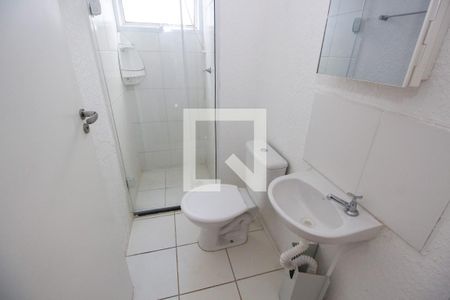 Banheiro de apartamento para alugar com 2 quartos, 50m² em Jardim do Lago, São Paulo