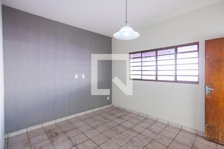 Sala de casa para alugar com 3 quartos, 189m² em Santa Mônica, Uberlândia