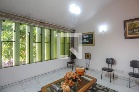 Sala de casa à venda com 5 quartos, 350m² em Vila Carrao, São Paulo