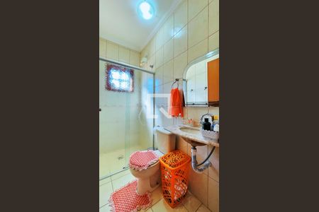 Casa à venda com 218m², 2 quartos e 5 vagas Casa à venda com 218m², 2 quartos e 5 vagasBanheiro da Suíte 2