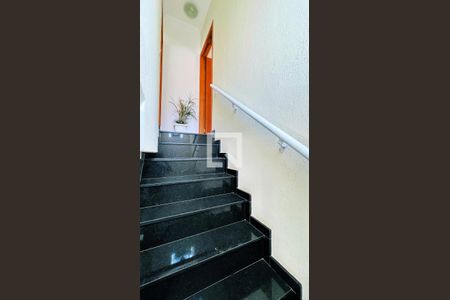 Escada de casa à venda com 2 quartos, 218m² em Vila Trabalhista, Guarulhos