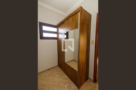 Closet da suíte de casa de condomínio para alugar com 4 quartos, 210m² em Esplanada Independência, Taubaté