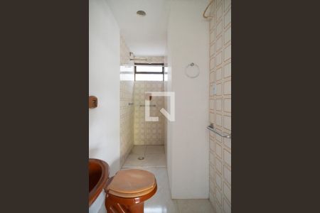 Banheiro de apartamento à venda com 1 quarto, 30m² em Cristal, Porto Alegre