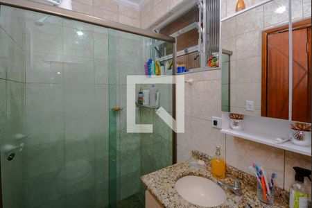 Casa à venda com 230m², 5 quartos e 2 vagas Casa à venda com 230m², 5 quartos e 2 vagasBanheiro Social