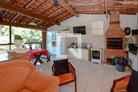 Casa à venda com 230m², 5 quartos e 2 vagas Casa à venda com 230m², 5 quartos e 2 vagasÁrea gourmet