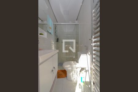 Casa à venda com 230m², 5 quartos e 2 vagas Casa à venda com 230m², 5 quartos e 2 vagasBanheiro Social 2