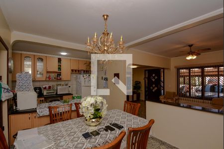 Casa à venda com 230m², 5 quartos e 2 vagas Casa à venda com 230m², 5 quartos e 2 vagasCopa