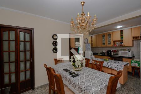 Casa à venda com 230m², 5 quartos e 2 vagas Casa à venda com 230m², 5 quartos e 2 vagasCopa