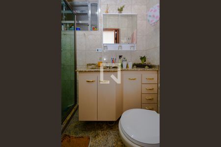 Casa à venda com 230m², 5 quartos e 2 vagas Casa à venda com 230m², 5 quartos e 2 vagasBanheiro Social