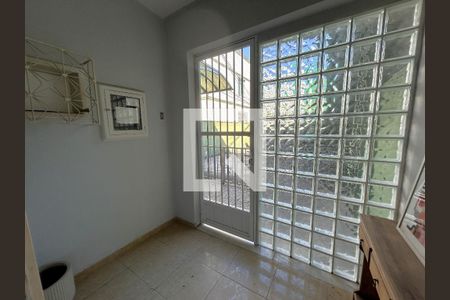 Quarto 2 de casa para alugar com 2 quartos, 70m² em Vila Valqueire, Rio de Janeiro