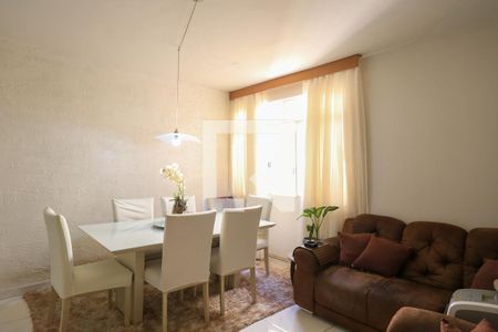 Sala de apartamento para alugar com 2 quartos, 77m² em Sagrada Família, Belo Horizonte